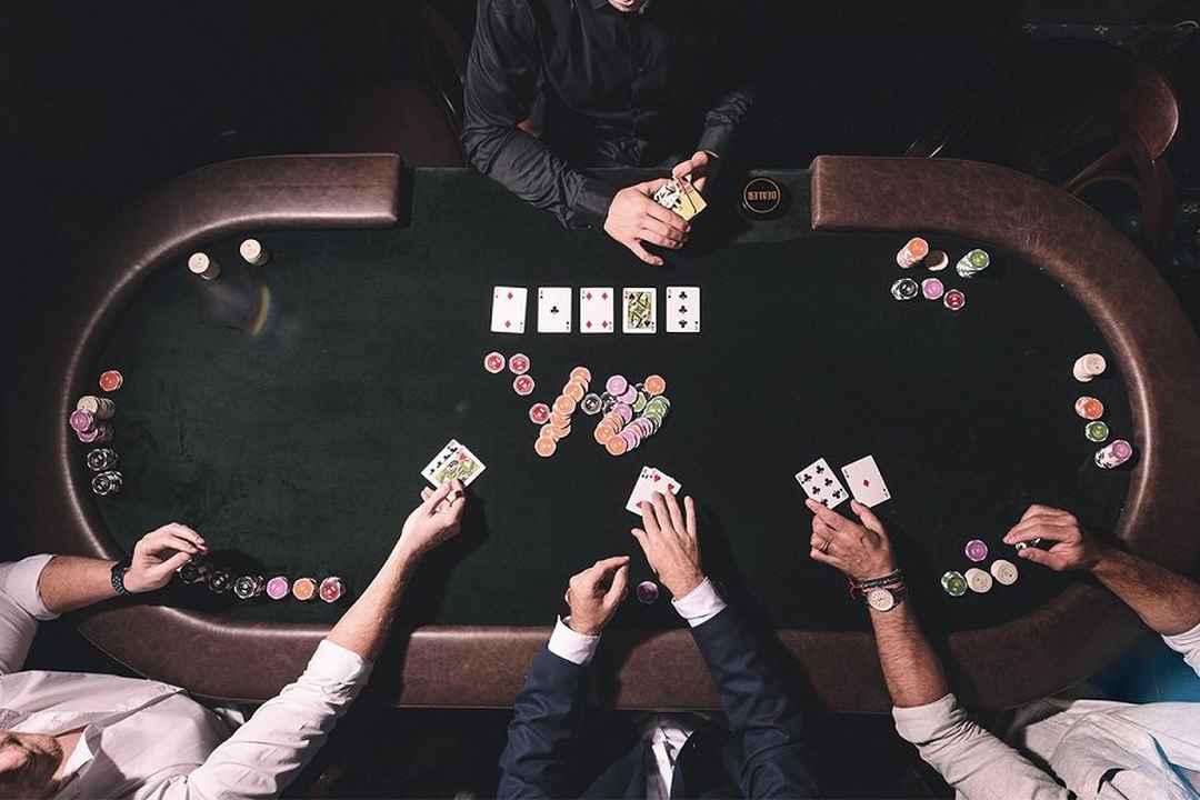 Game bai Poker da xuat hien tai Crown Casino Bavet 